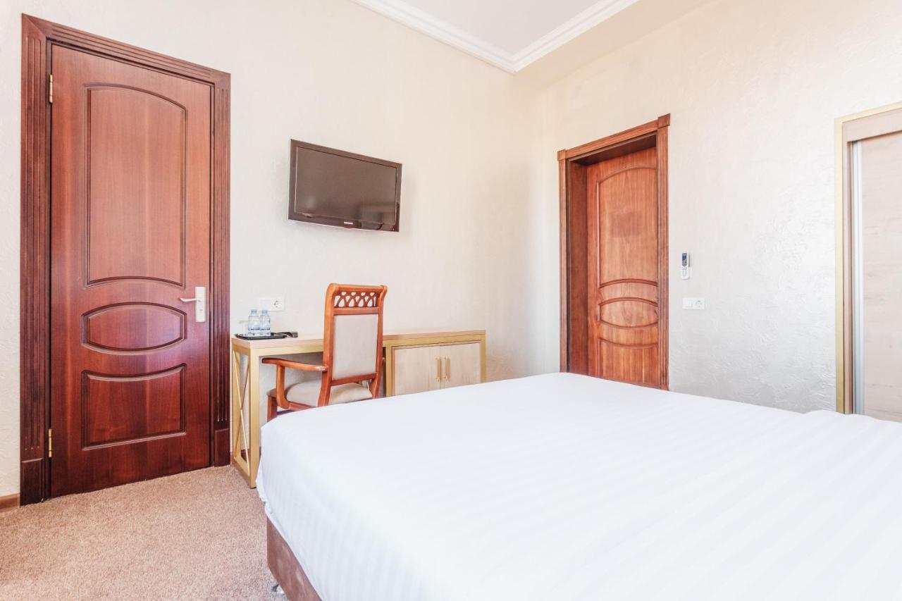 Western Suites Hotel Taschkent Exterior foto